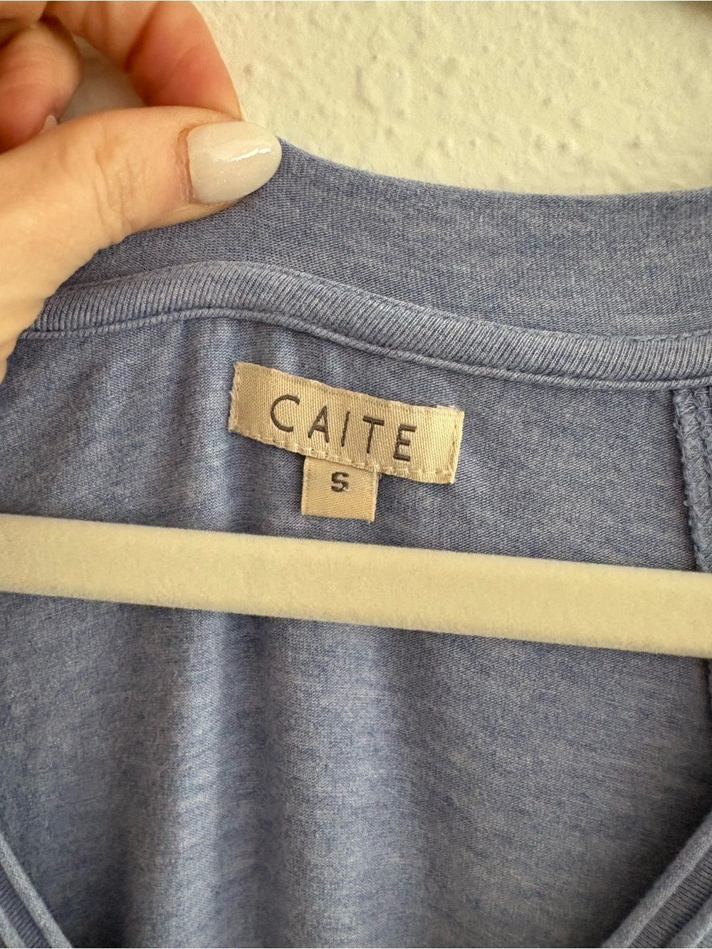 CAITE Alaina Embroidered Floral Swing Tee in Blue Small - Picture 2 of 6